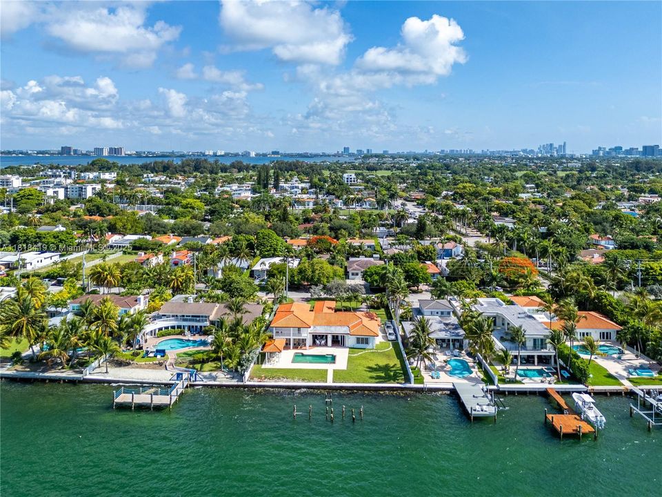 Active With Contract: $9,500,000 (5 beds, 3 baths, 4386 Square Feet)