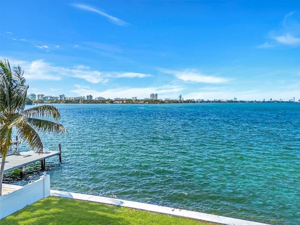 Active With Contract: $9,500,000 (5 beds, 3 baths, 4386 Square Feet)