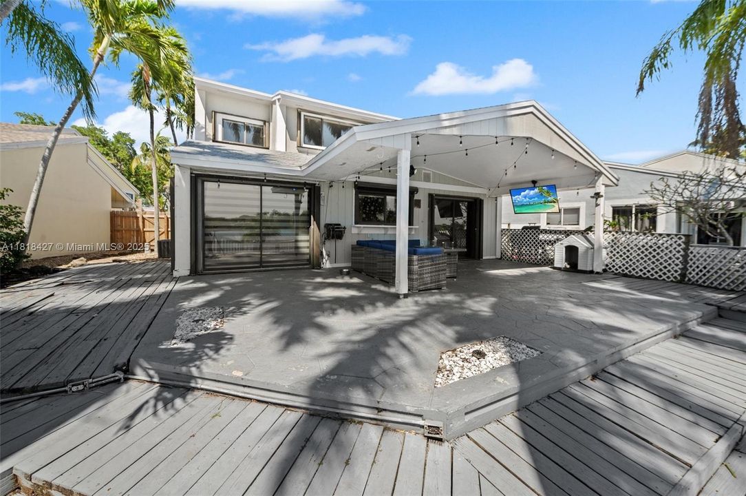 Recently Sold: $680,000 (4 beds, 2 baths, 1808 Square Feet)