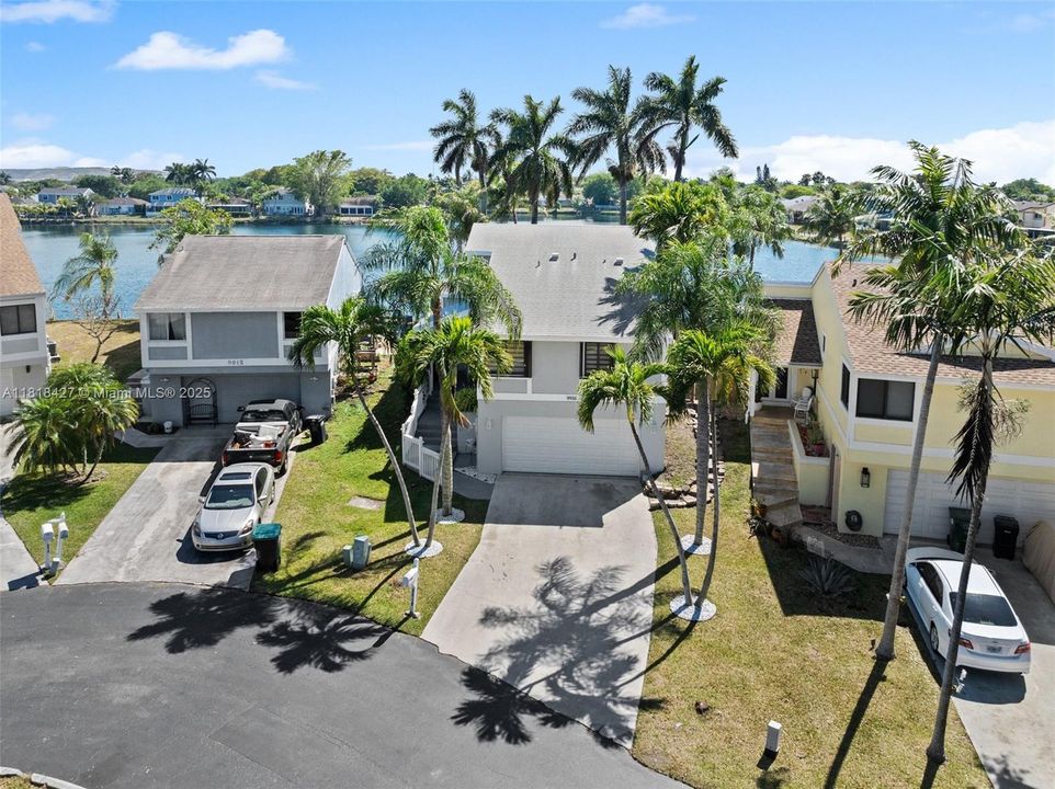 Recently Sold: $680,000 (4 beds, 2 baths, 1808 Square Feet)