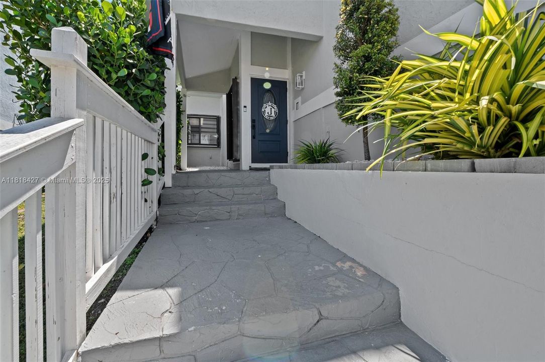 Recently Sold: $680,000 (4 beds, 2 baths, 1808 Square Feet)