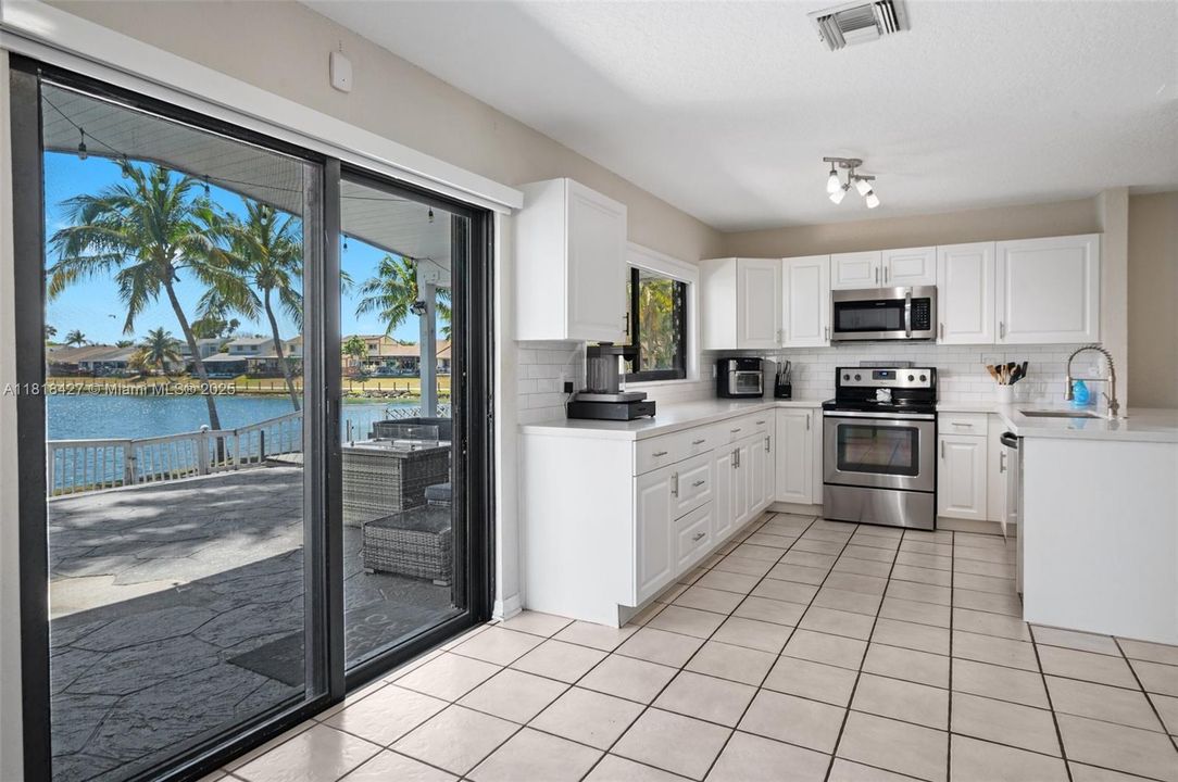 Recently Sold: $680,000 (4 beds, 2 baths, 1808 Square Feet)