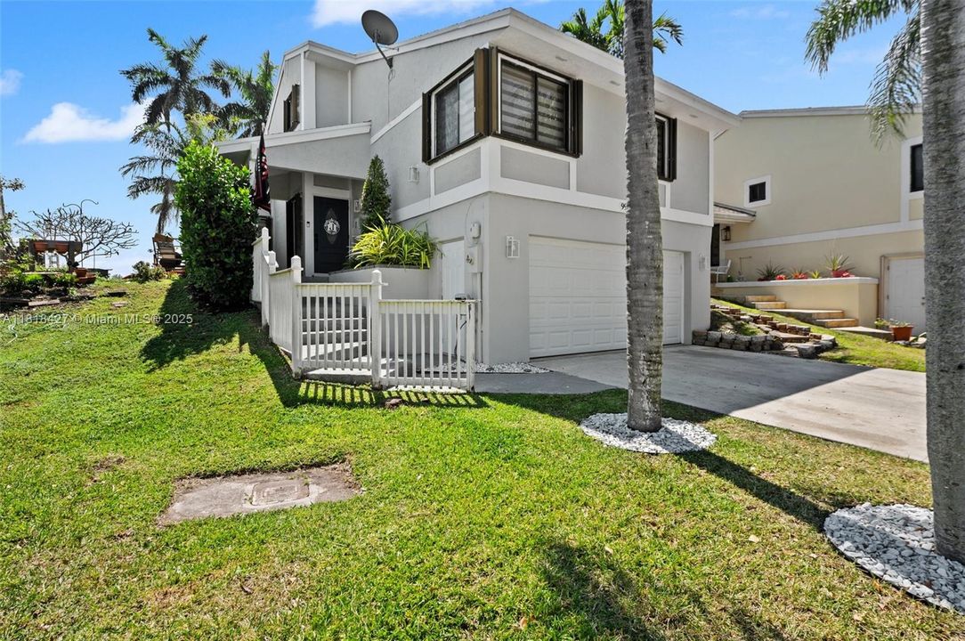 Recently Sold: $680,000 (4 beds, 2 baths, 1808 Square Feet)