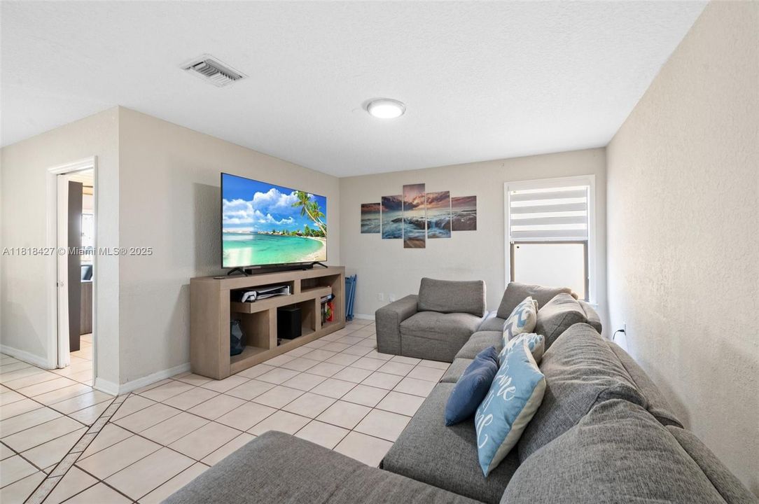 Recently Sold: $680,000 (4 beds, 2 baths, 1808 Square Feet)