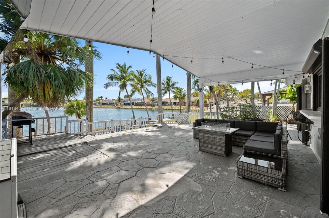 Recently Sold: $680,000 (4 beds, 2 baths, 1808 Square Feet)