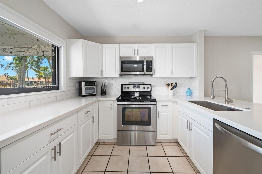 Recently Sold: $680,000 (4 beds, 2 baths, 1808 Square Feet)