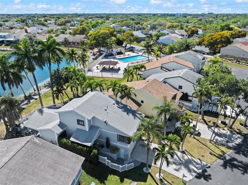 Recently Sold: $680,000 (4 beds, 2 baths, 1808 Square Feet)