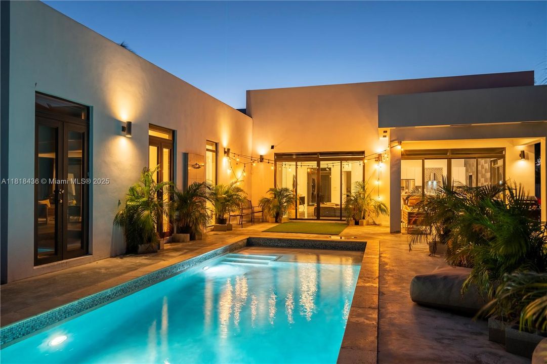 For Sale: $1,800,000 (4 beds, 3 baths, 2860 Square Feet)