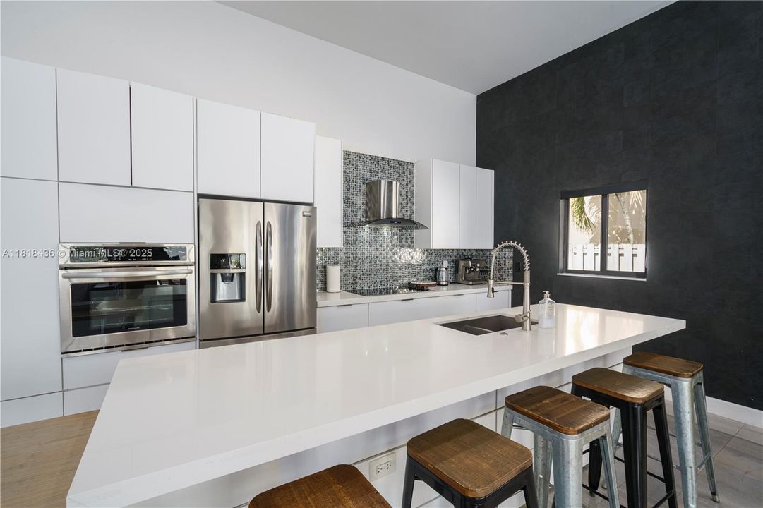 For Sale: $1,800,000 (4 beds, 3 baths, 2860 Square Feet)