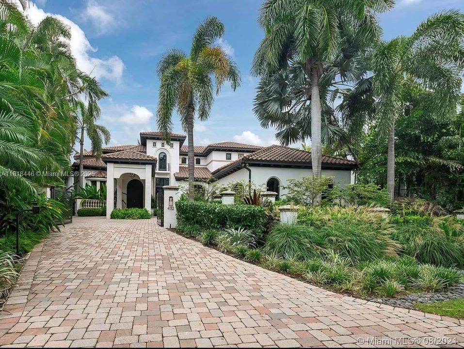 En Renta: $90,000 (5 camas, 5 baños, 6090 Pies cuadrados)