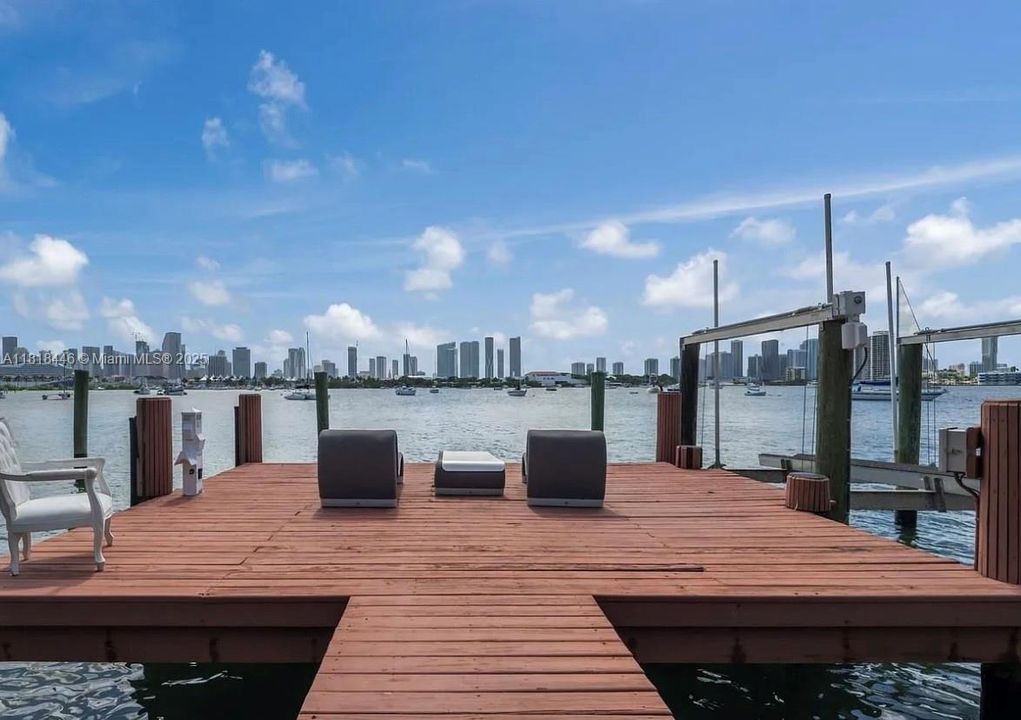 En Renta: $90,000 (5 camas, 5 baños, 6090 Pies cuadrados)