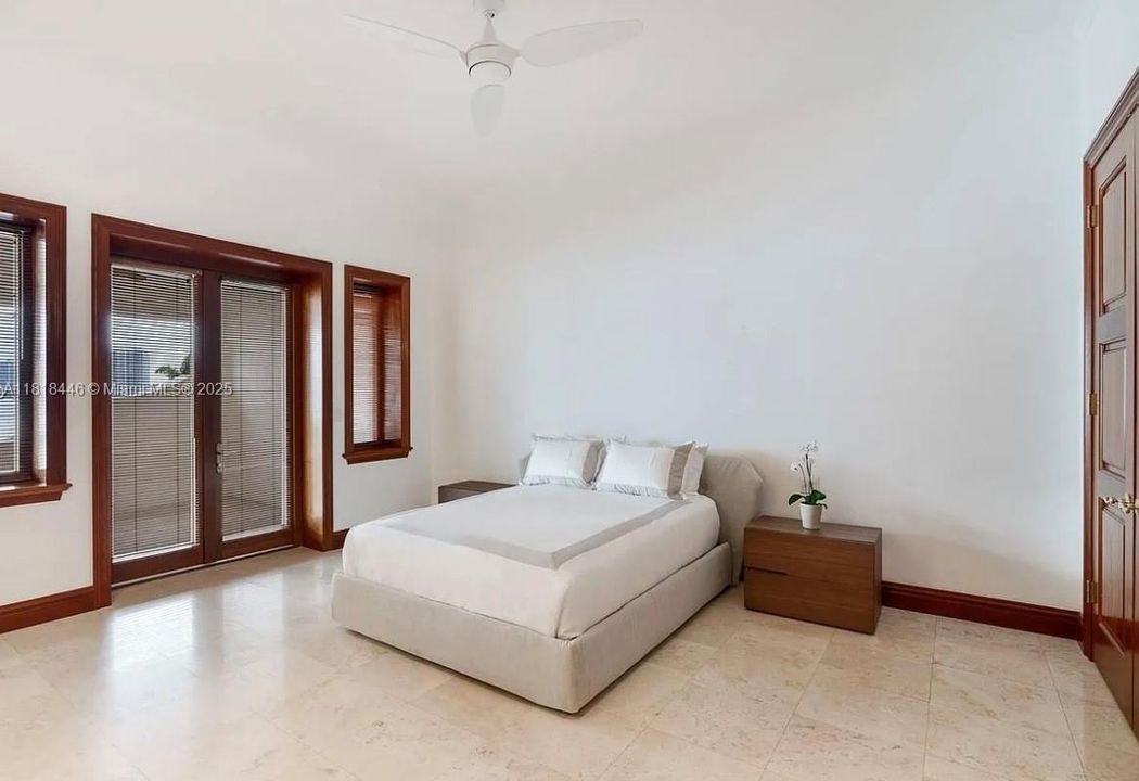 En Renta: $90,000 (5 camas, 5 baños, 6090 Pies cuadrados)