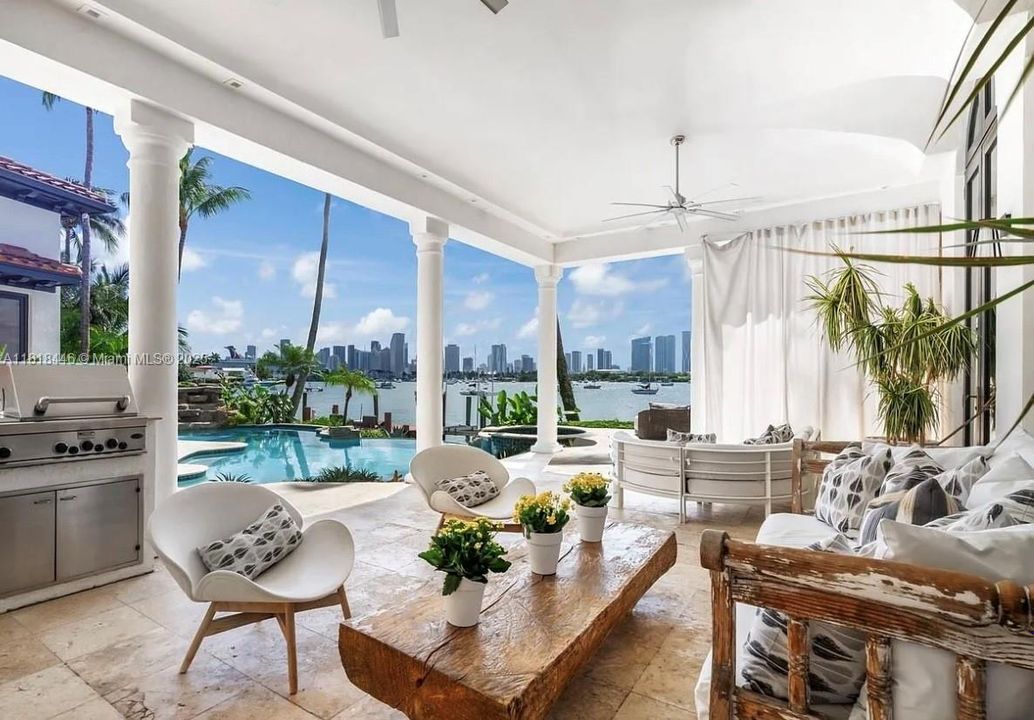 En Renta: $90,000 (5 camas, 5 baños, 6090 Pies cuadrados)