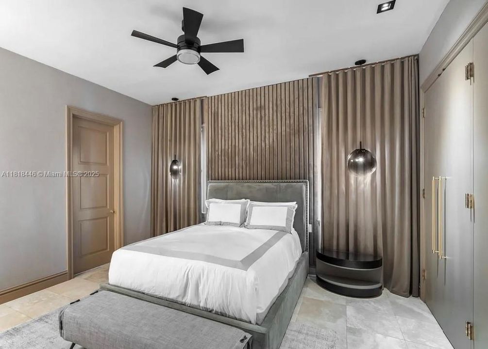 En Renta: $90,000 (5 camas, 5 baños, 6090 Pies cuadrados)