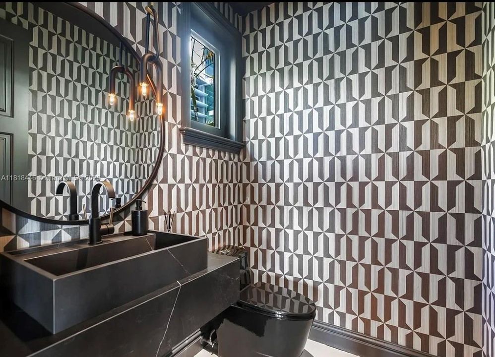 En Renta: $90,000 (5 camas, 5 baños, 6090 Pies cuadrados)