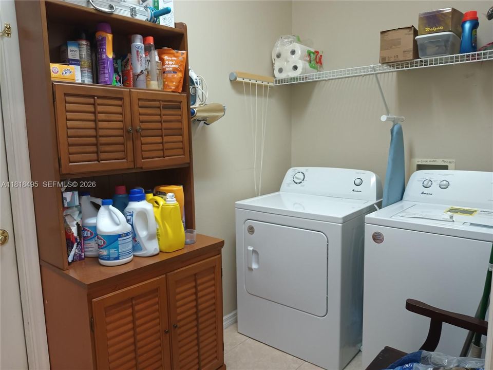 Active With Contract: $2,450 (2 beds, 2 baths, 2050 Square Feet)
