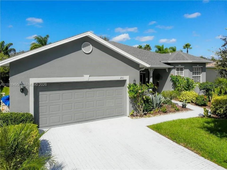 Active With Contract: $2,450 (2 beds, 2 baths, 2050 Square Feet)