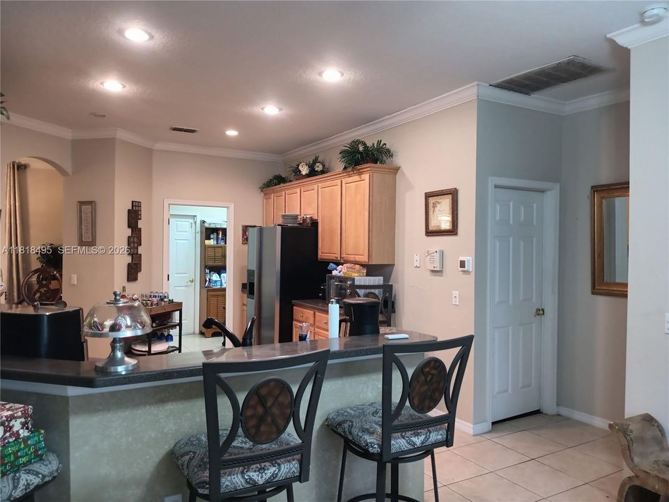 Active With Contract: $2,450 (2 beds, 2 baths, 2050 Square Feet)