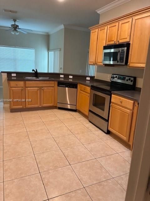 Active With Contract: $2,450 (2 beds, 2 baths, 2050 Square Feet)