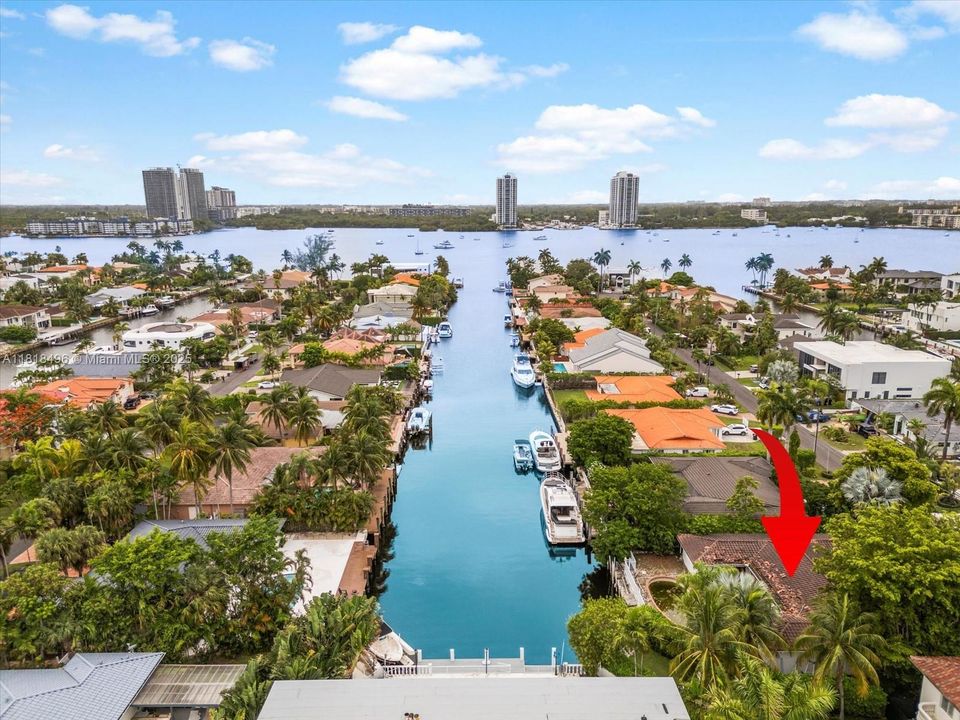 For Sale: $2,700,000 (3 beds, 2 baths, 2344 Square Feet)