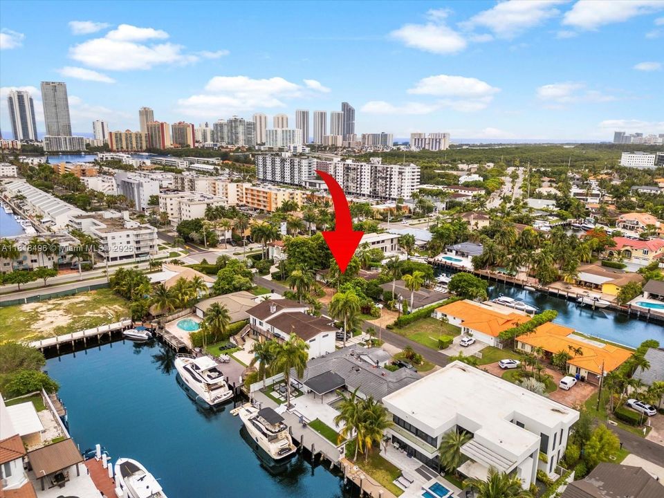 For Sale: $2,700,000 (3 beds, 2 baths, 2344 Square Feet)