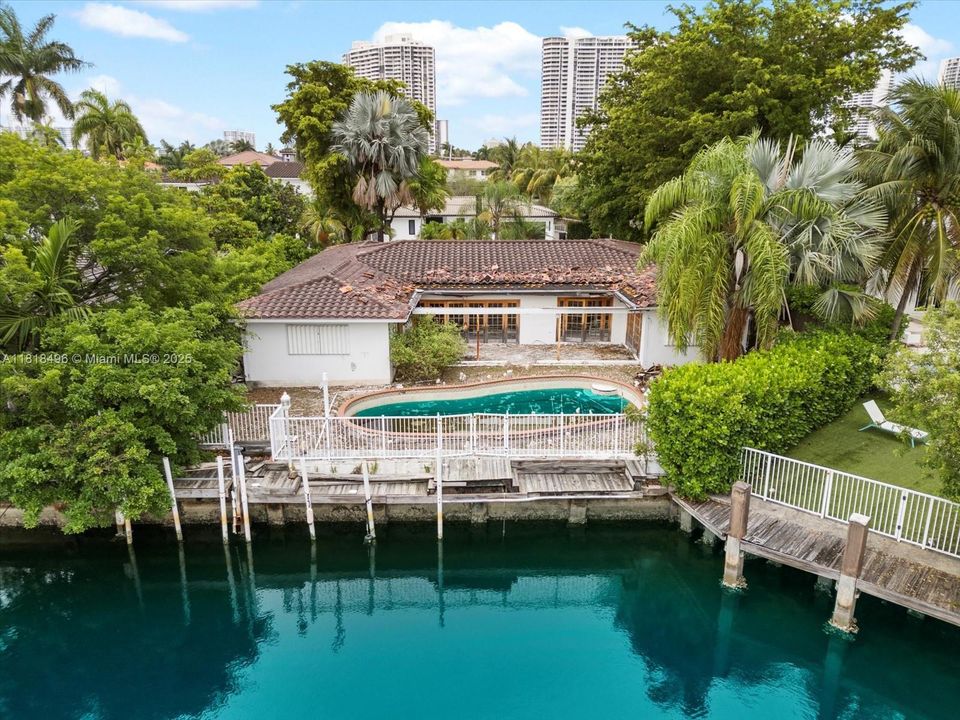 For Sale: $2,700,000 (3 beds, 2 baths, 2344 Square Feet)