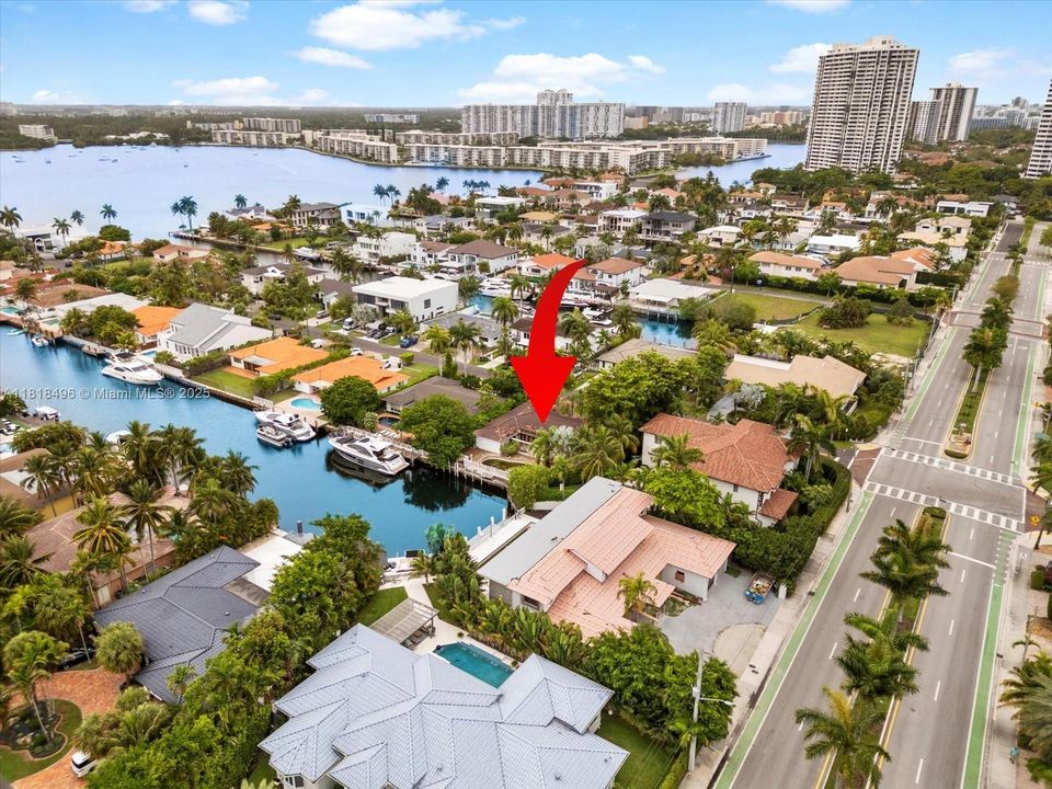 For Sale: $2,700,000 (3 beds, 2 baths, 2344 Square Feet)