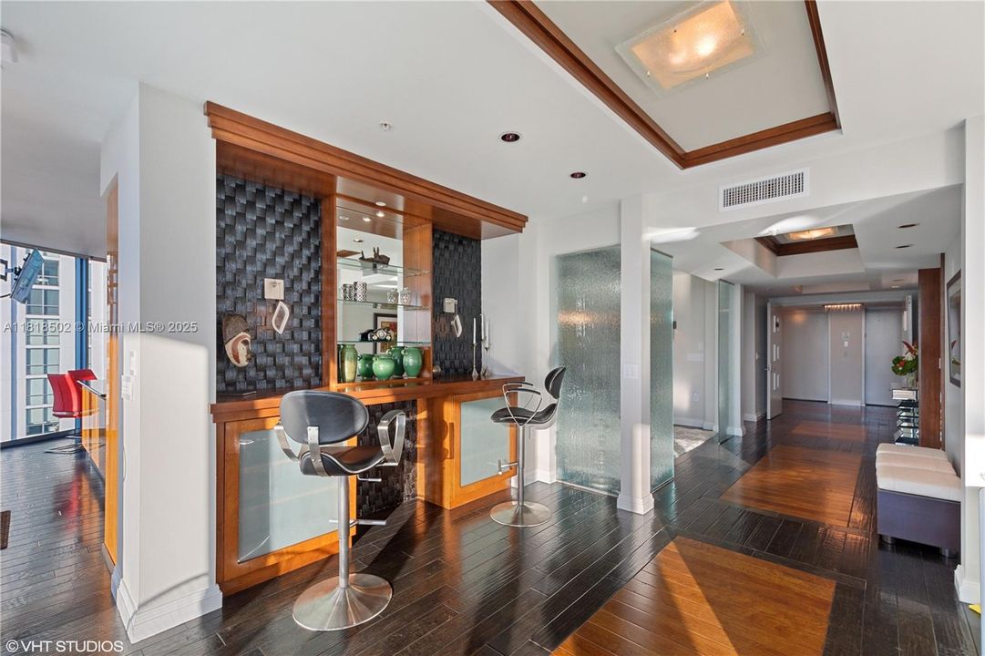 Active With Contract: $2,275,000 (3 beds, 3 baths, 2726 Square Feet)