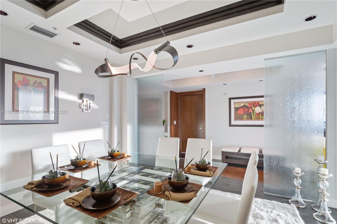 Active With Contract: $2,275,000 (3 beds, 3 baths, 2726 Square Feet)