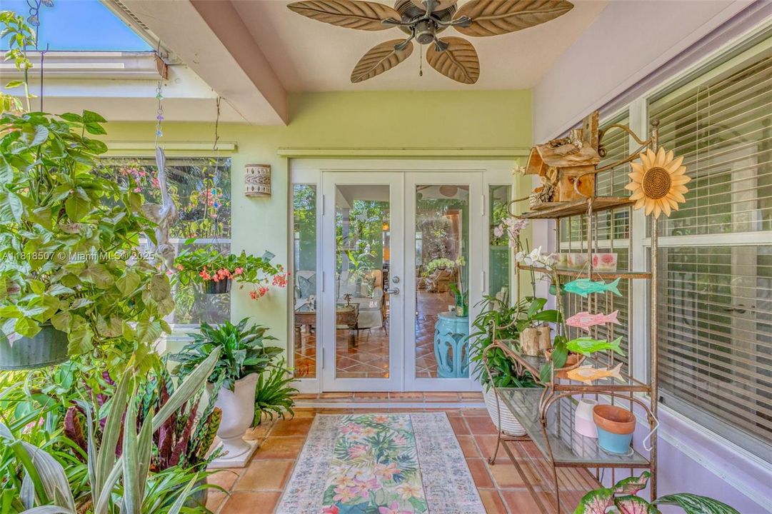 На продажу: $2,999,900 (3 спален, 3 ванн, 2501 Квадратных фут)