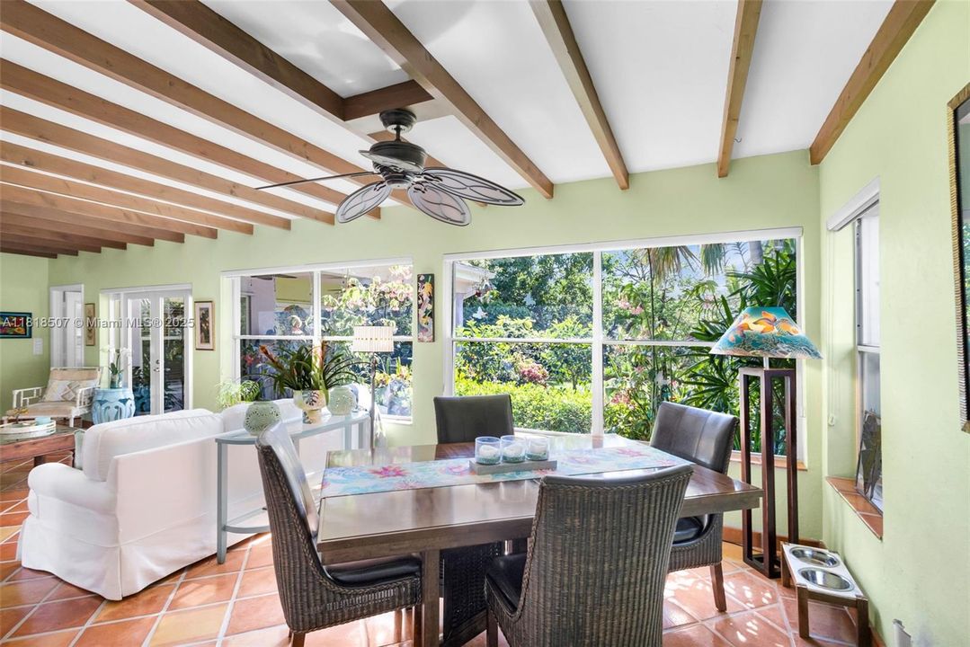 На продажу: $2,999,900 (3 спален, 3 ванн, 2501 Квадратных фут)