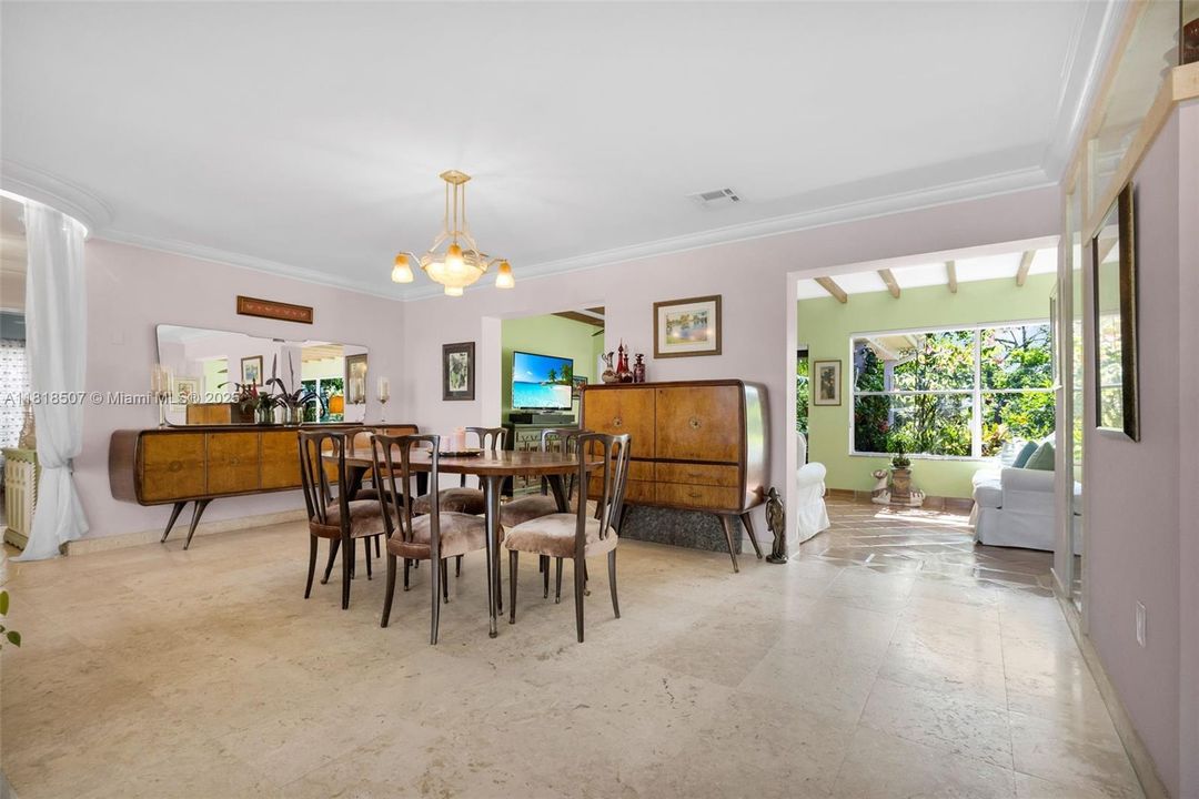 На продажу: $2,999,900 (3 спален, 3 ванн, 2501 Квадратных фут)