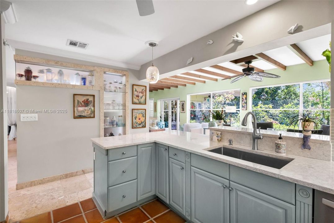 На продажу: $2,999,900 (3 спален, 3 ванн, 2501 Квадратных фут)