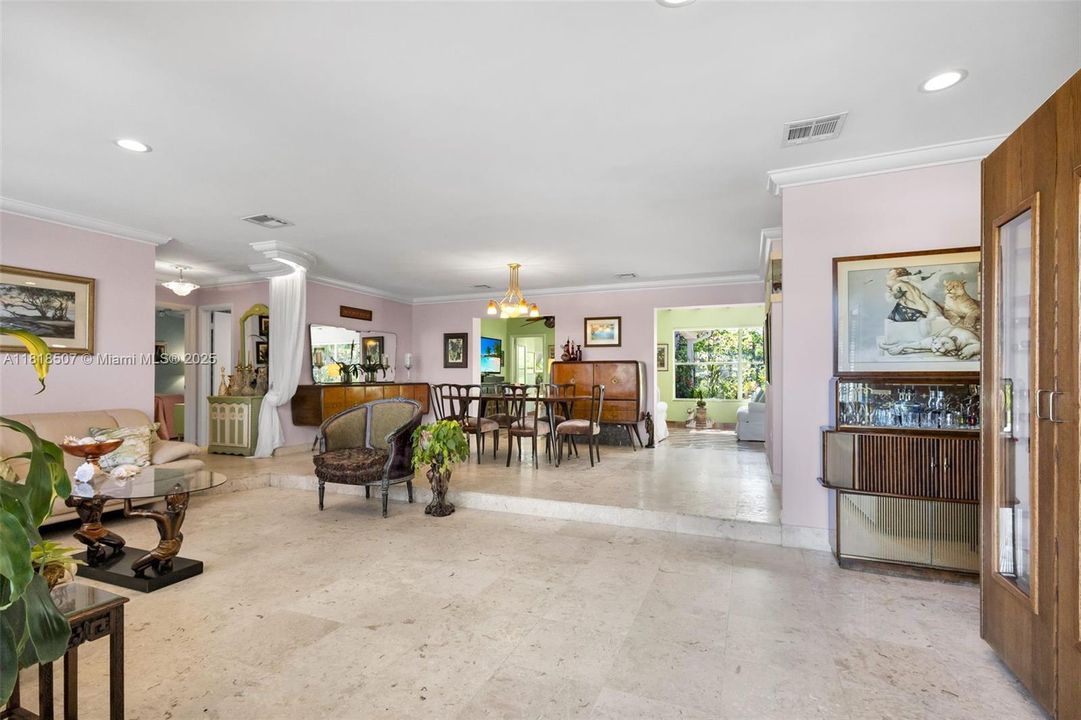 На продажу: $2,999,900 (3 спален, 3 ванн, 2501 Квадратных фут)