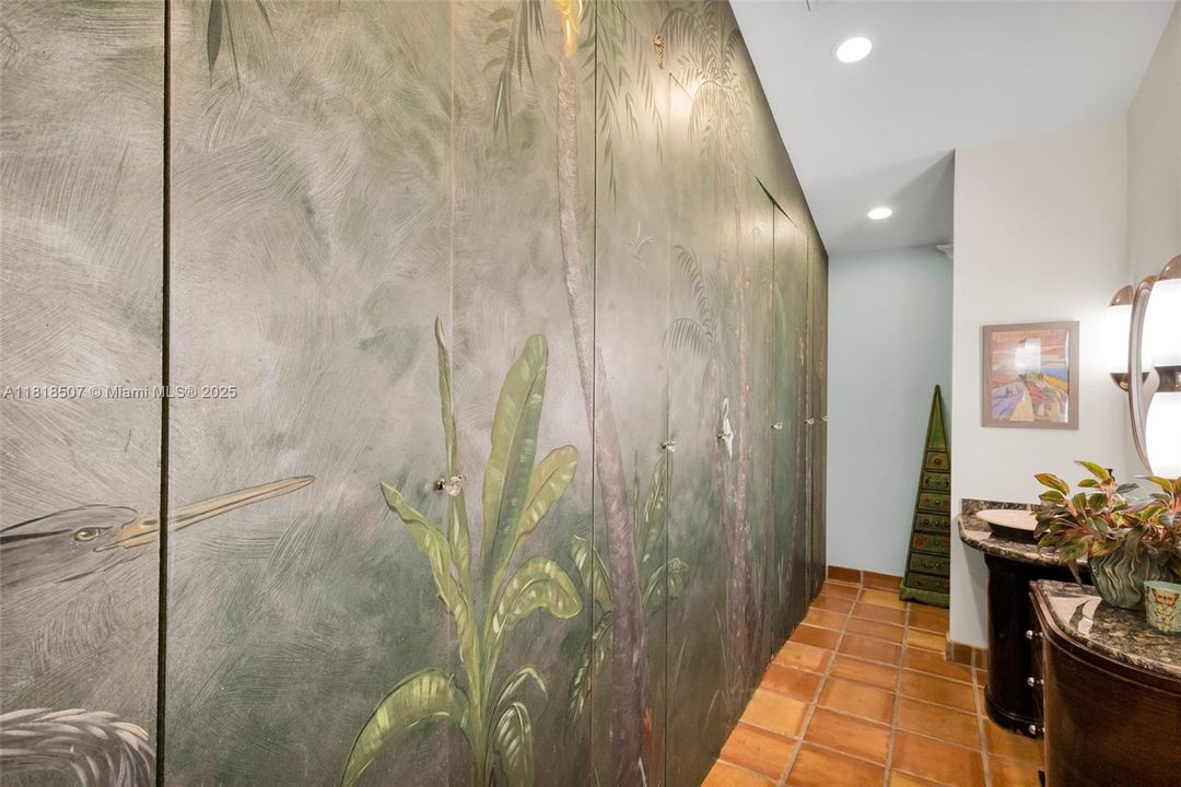 На продажу: $2,999,900 (3 спален, 3 ванн, 2501 Квадратных фут)