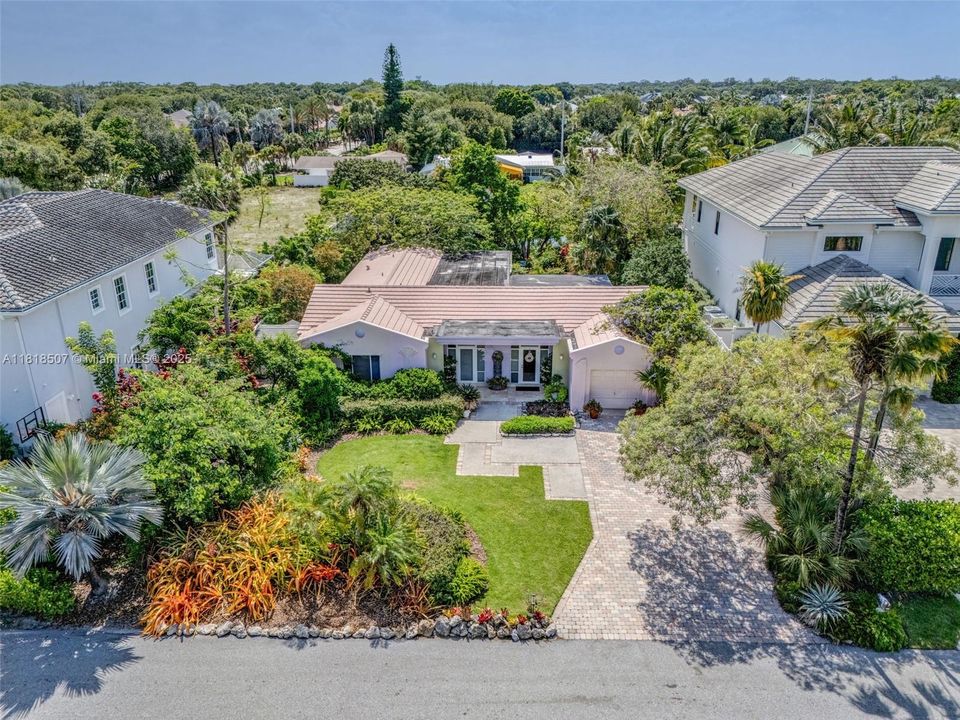 На продажу: $2,999,900 (3 спален, 3 ванн, 2501 Квадратных фут)