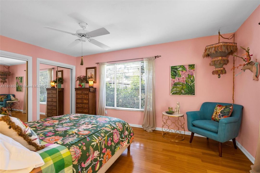 На продажу: $2,999,900 (3 спален, 3 ванн, 2501 Квадратных фут)