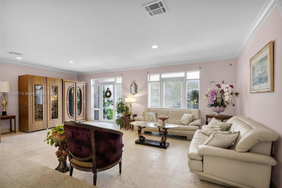 На продажу: $2,999,900 (3 спален, 3 ванн, 2501 Квадратных фут)