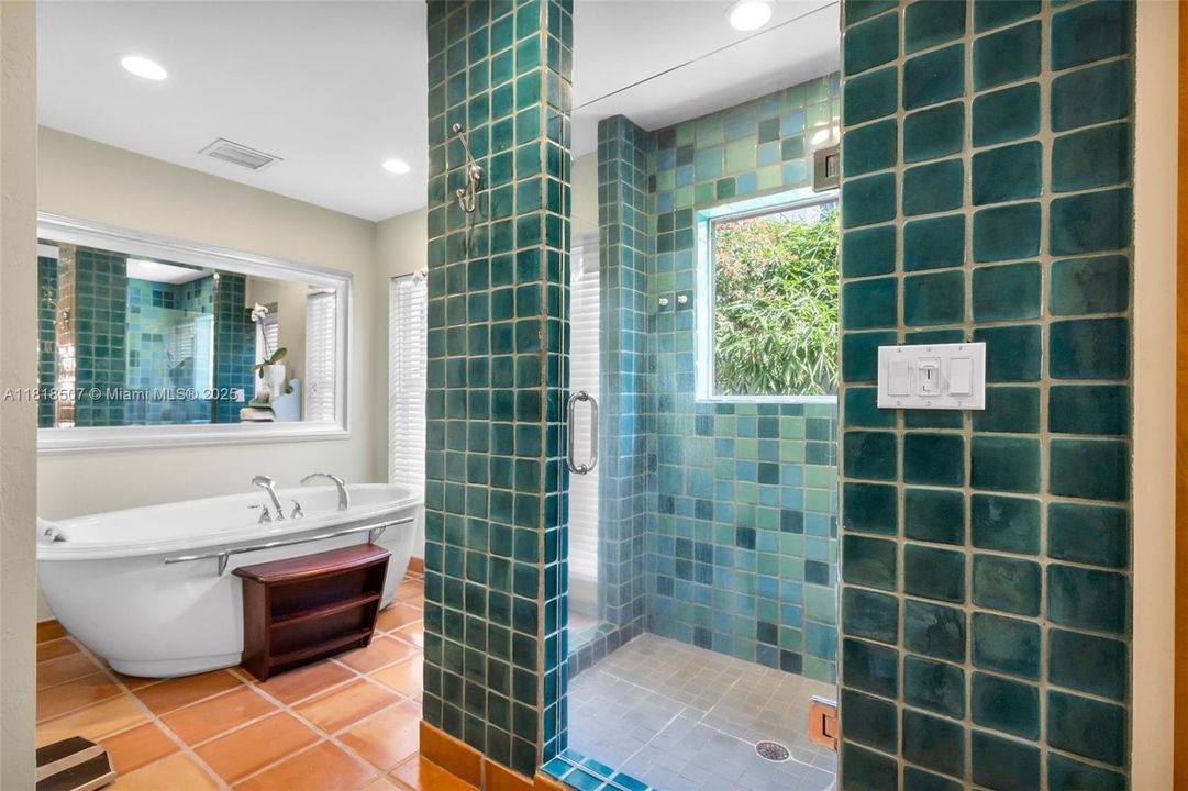 На продажу: $2,999,900 (3 спален, 3 ванн, 2501 Квадратных фут)