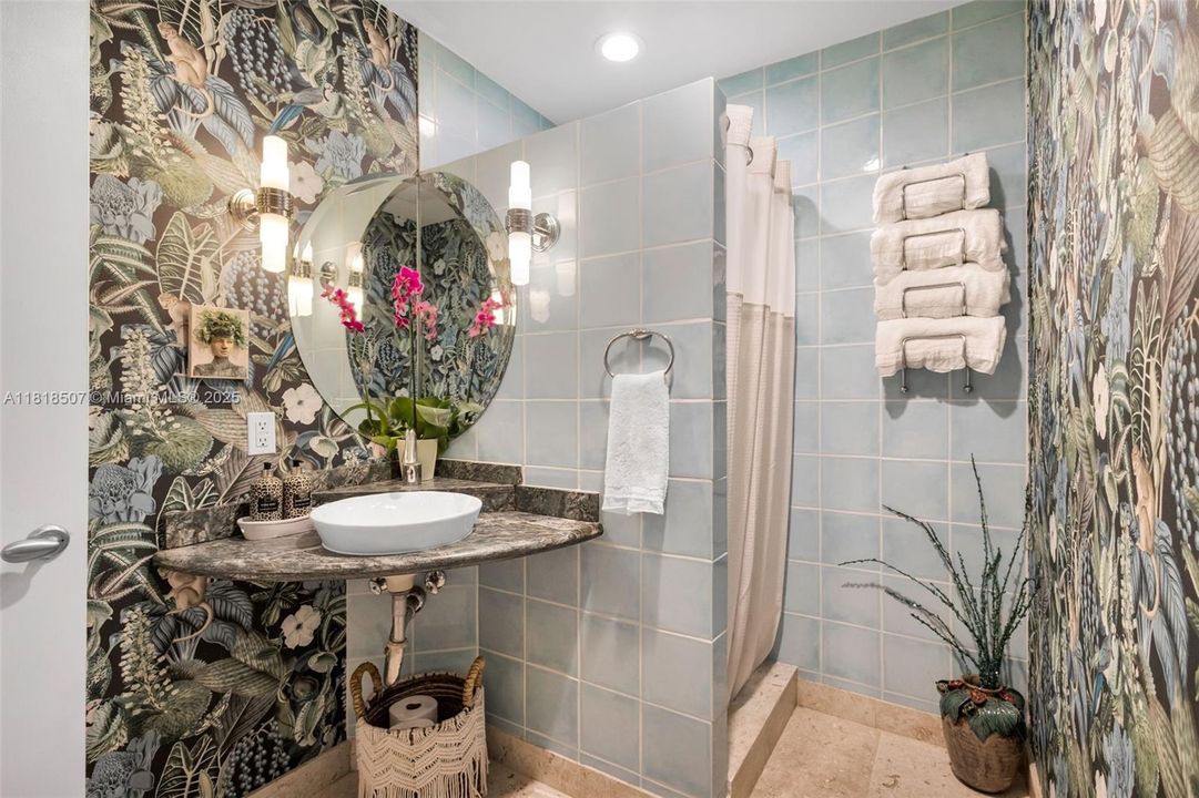 На продажу: $2,999,900 (3 спален, 3 ванн, 2501 Квадратных фут)