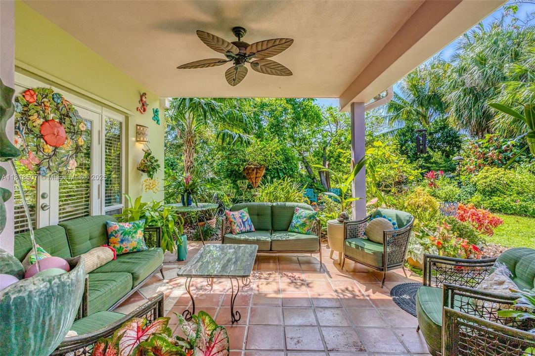 На продажу: $2,999,900 (3 спален, 3 ванн, 2501 Квадратных фут)