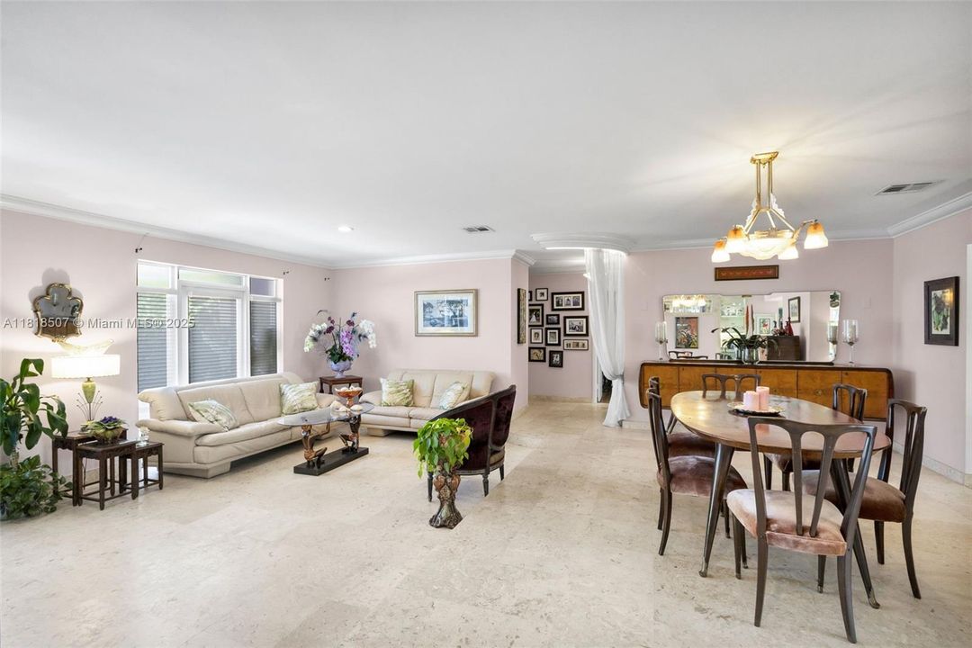 На продажу: $2,999,900 (3 спален, 3 ванн, 2501 Квадратных фут)