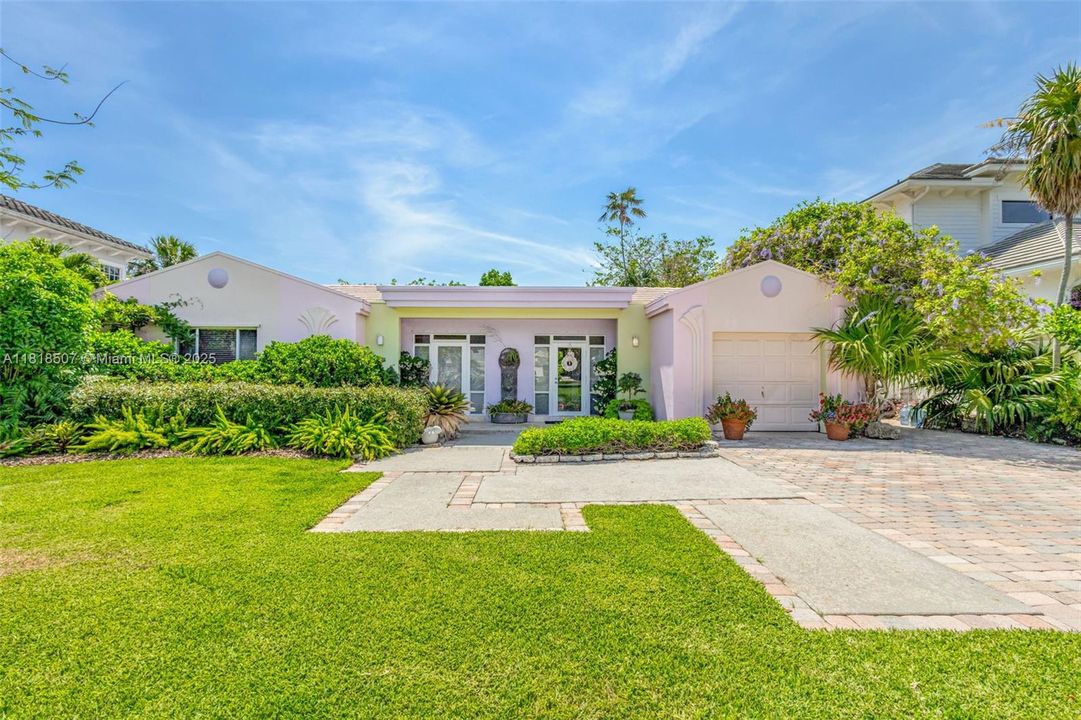 На продажу: $2,999,900 (3 спален, 3 ванн, 2501 Квадратных фут)