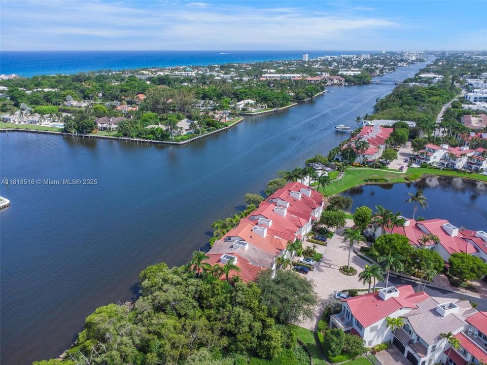 Vendido Recientemente: $2,150,000 (3 camas, 3 baños, 2884 Pies cuadrados)