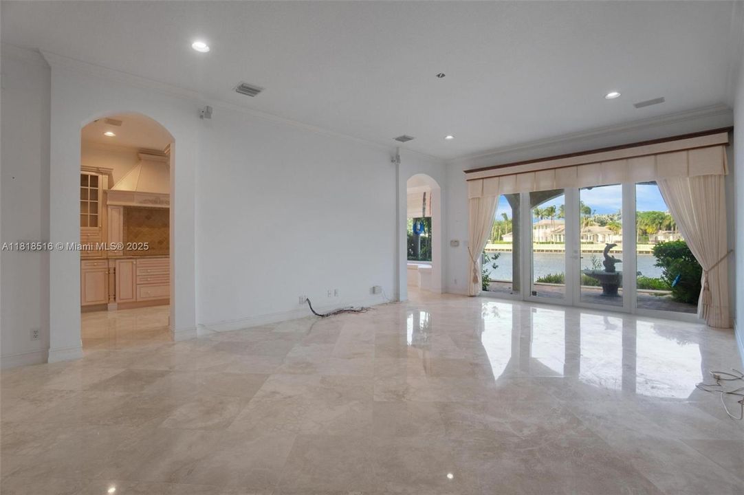 Vendido Recientemente: $2,150,000 (3 camas, 3 baños, 2884 Pies cuadrados)