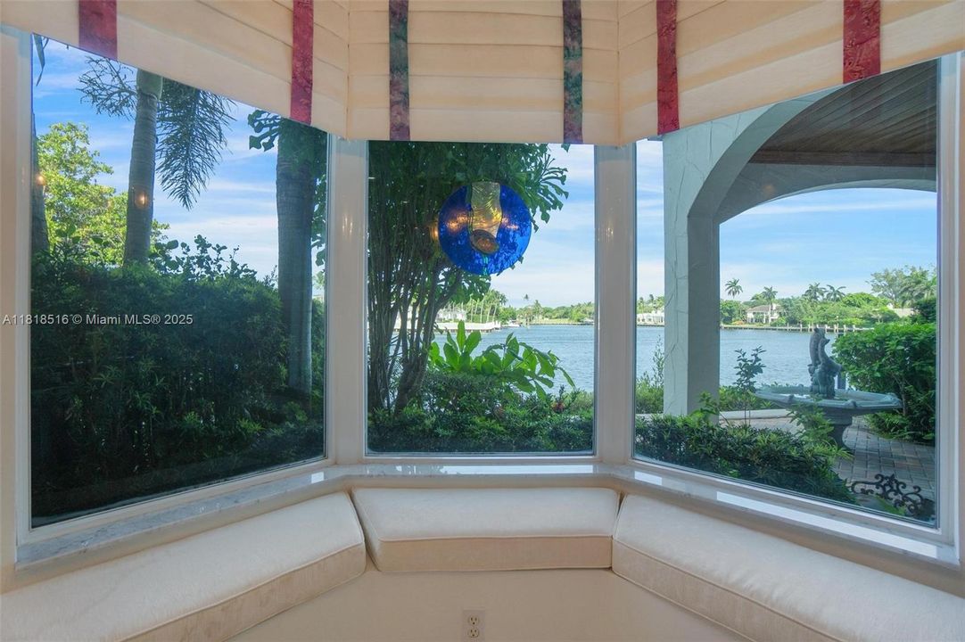 Vendido Recientemente: $2,150,000 (3 camas, 3 baños, 2884 Pies cuadrados)
