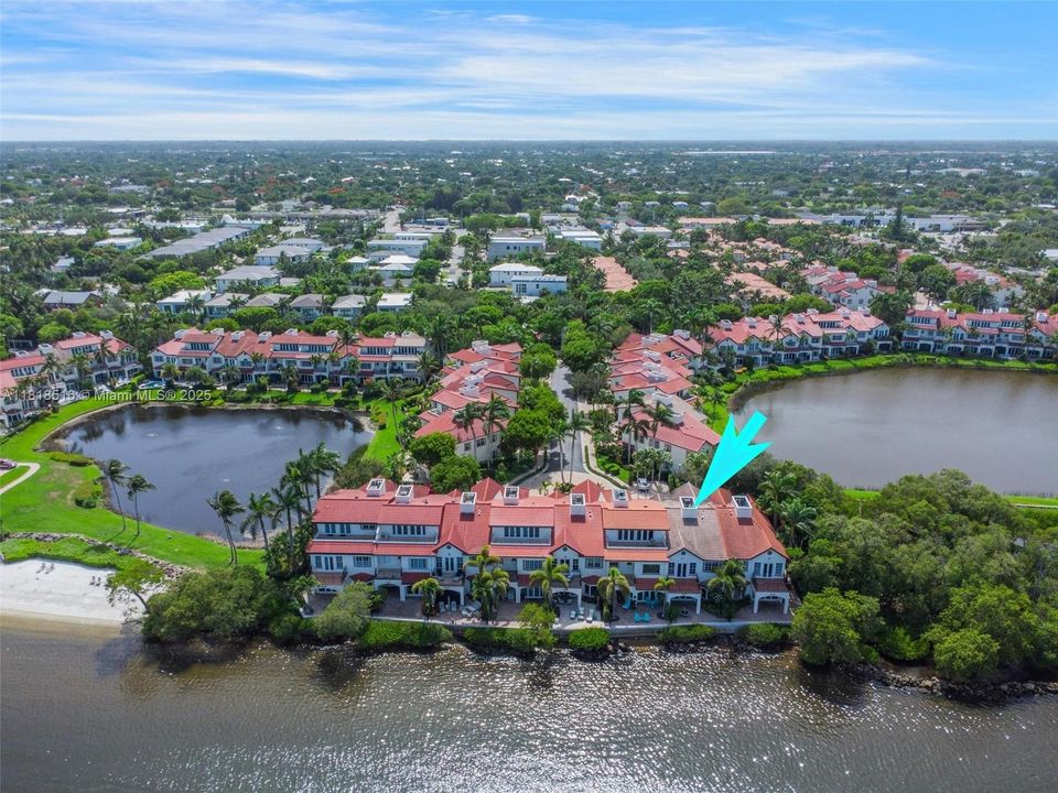 Vendido Recientemente: $2,150,000 (3 camas, 3 baños, 2884 Pies cuadrados)