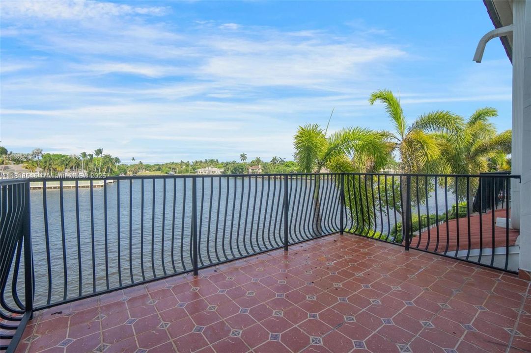 Vendido Recientemente: $2,150,000 (3 camas, 3 baños, 2884 Pies cuadrados)