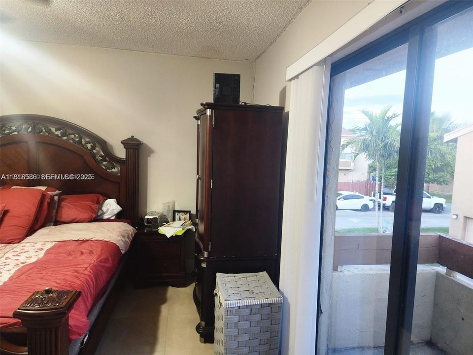 En Venta: $344,899 (3 camas, 2 baños, 1200 Pies cuadrados)