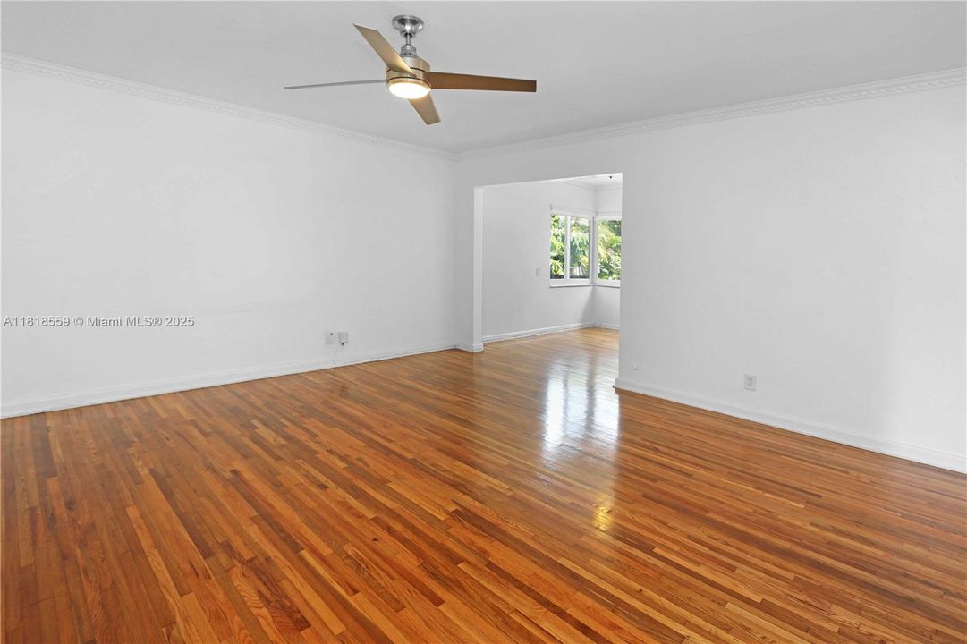 最近售出: $549,000 (2 贝兹, 2 浴室, 1429 平方英尺)